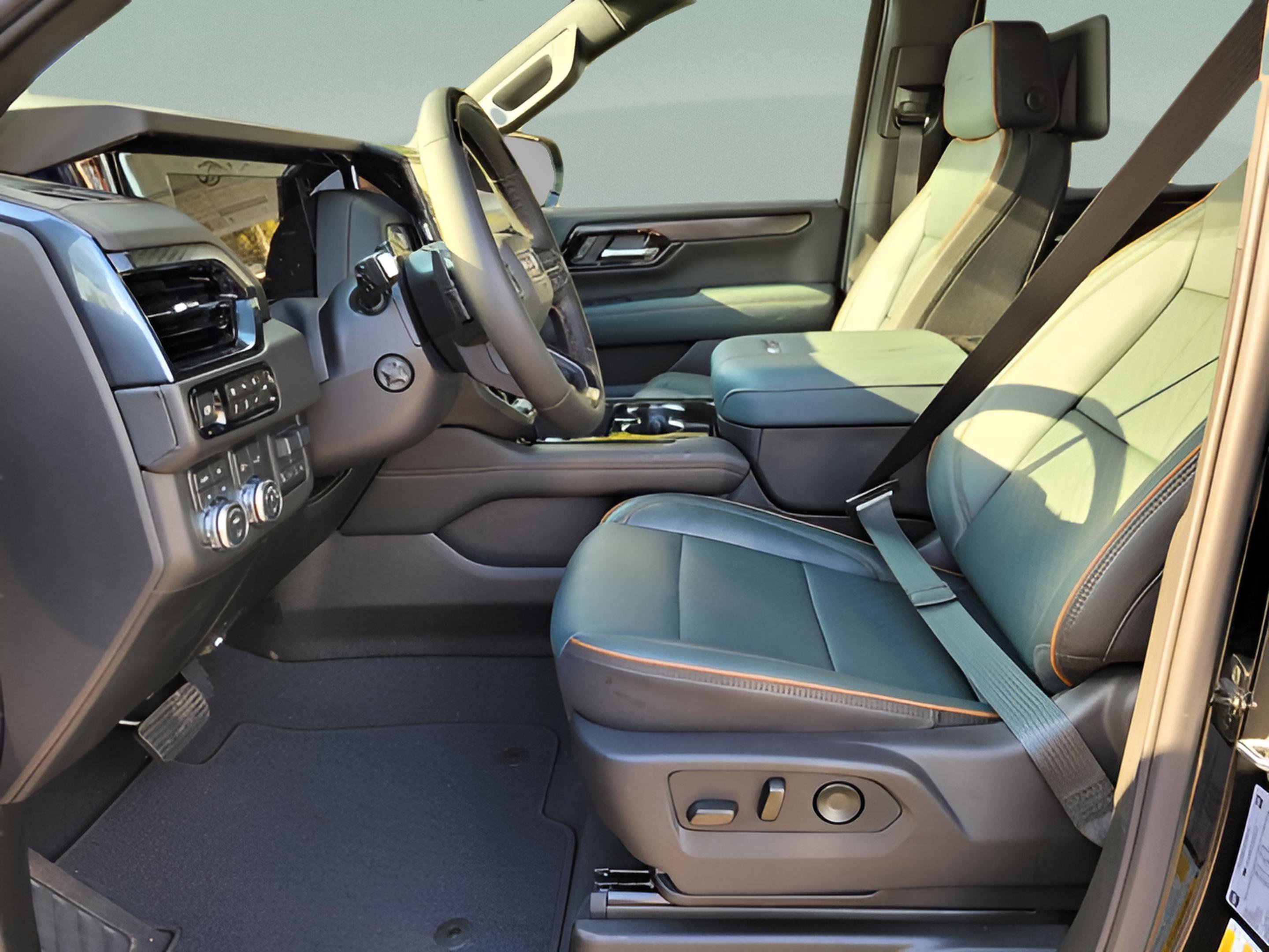 New 2026 GMC Yukon XL AT4 w/ AT4 Premium Plus Package image 15