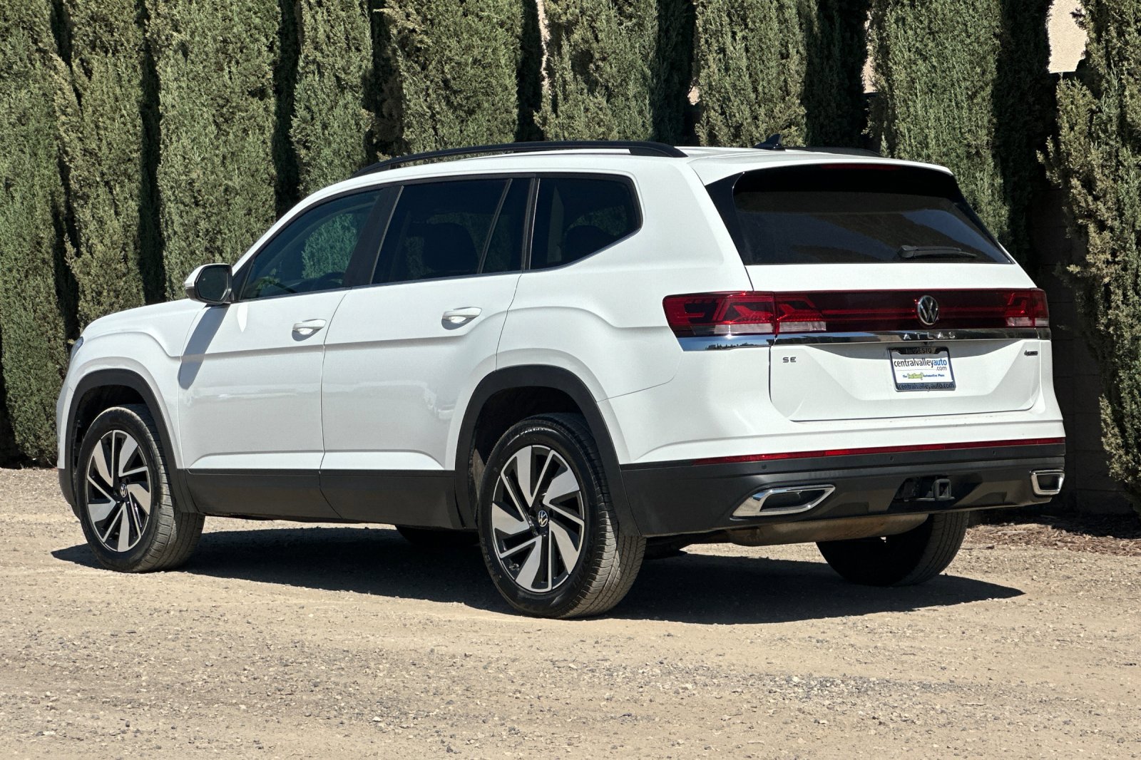 Certified 2024 Volkswagen Atlas SE image 6