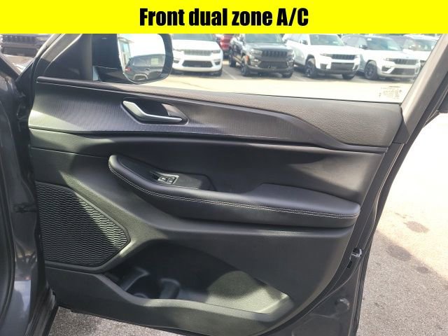 Used 2023 Jeep Grand Cherokee Altitude image 7