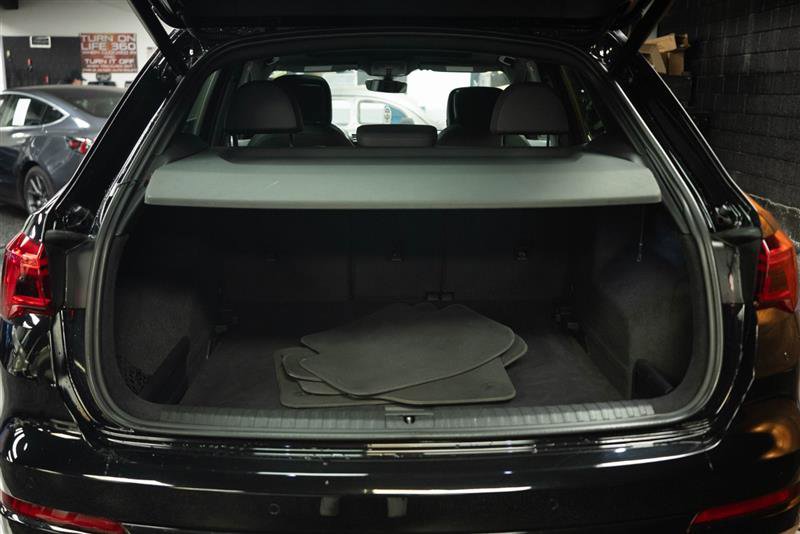 Used 2020 Audi Q3 2.0T Premium w/ Convenience Package AWD/4WD image 7