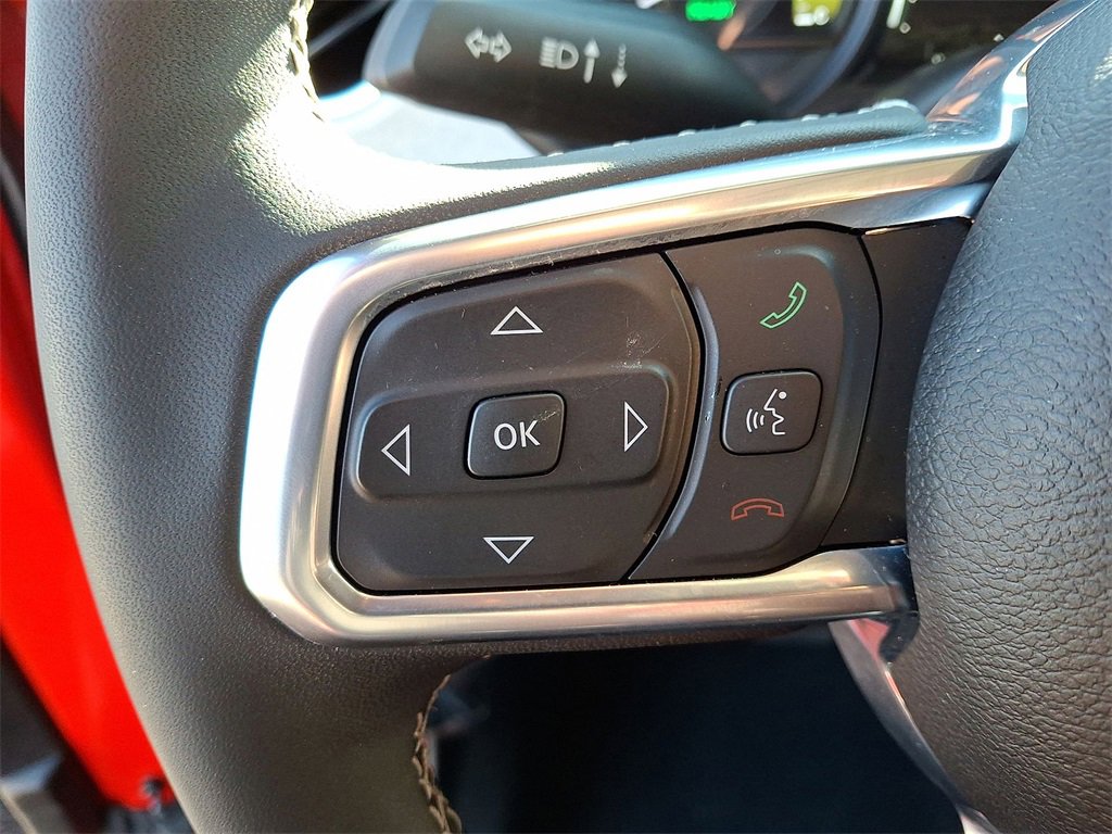 Used 2025 Jeep Wrangler Unlimited Sahara image 17