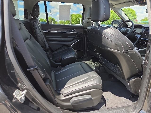 Used 2023 Jeep Grand Cherokee L Limited AWD/4WD image 54