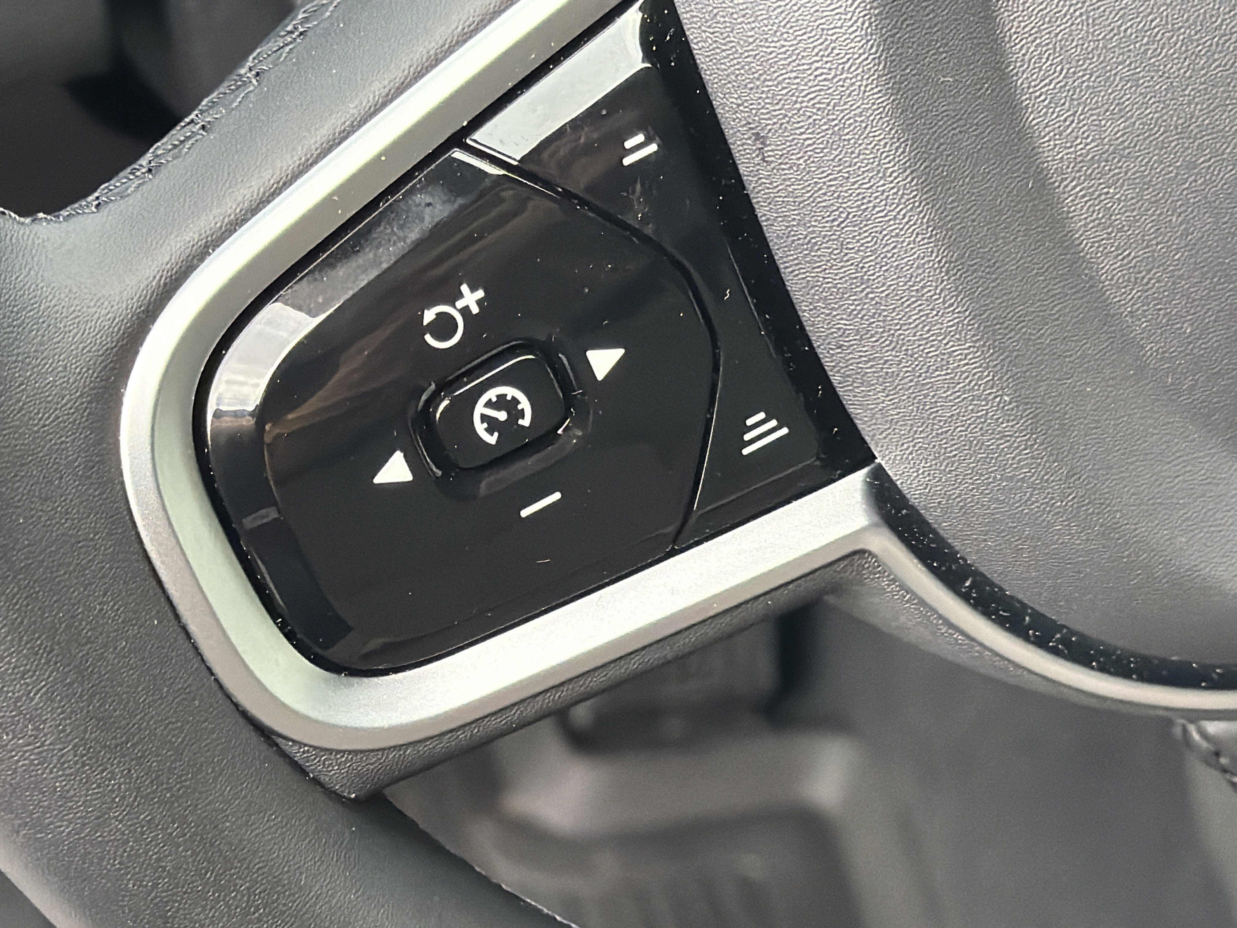 Used 2026 Volvo XC60 B5 Plus w/ Protection Package Premier image 19