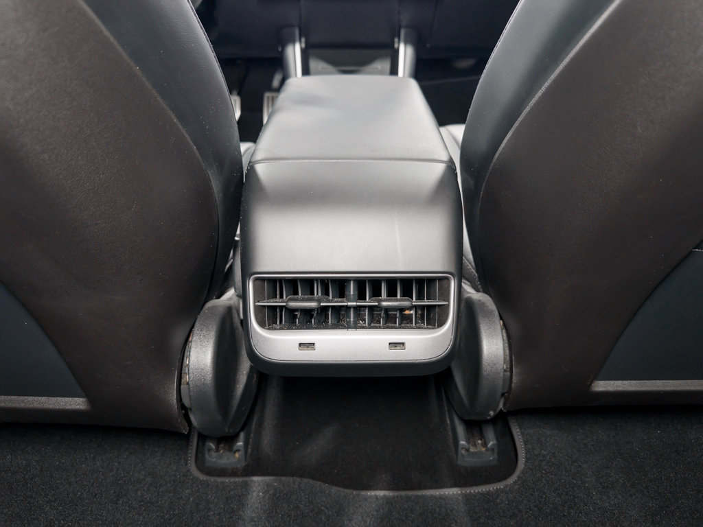 Used 2020 Tesla Model 3 Performance image 20