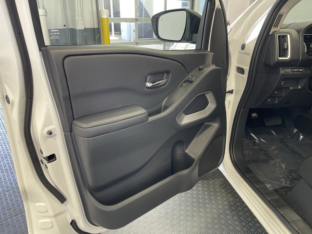 New 2025 Nissan Frontier SV image 20