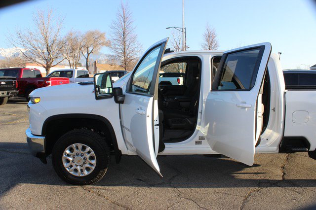 Used 2023 Chevrolet Silverado 2500 LT AWD/4WD image 9