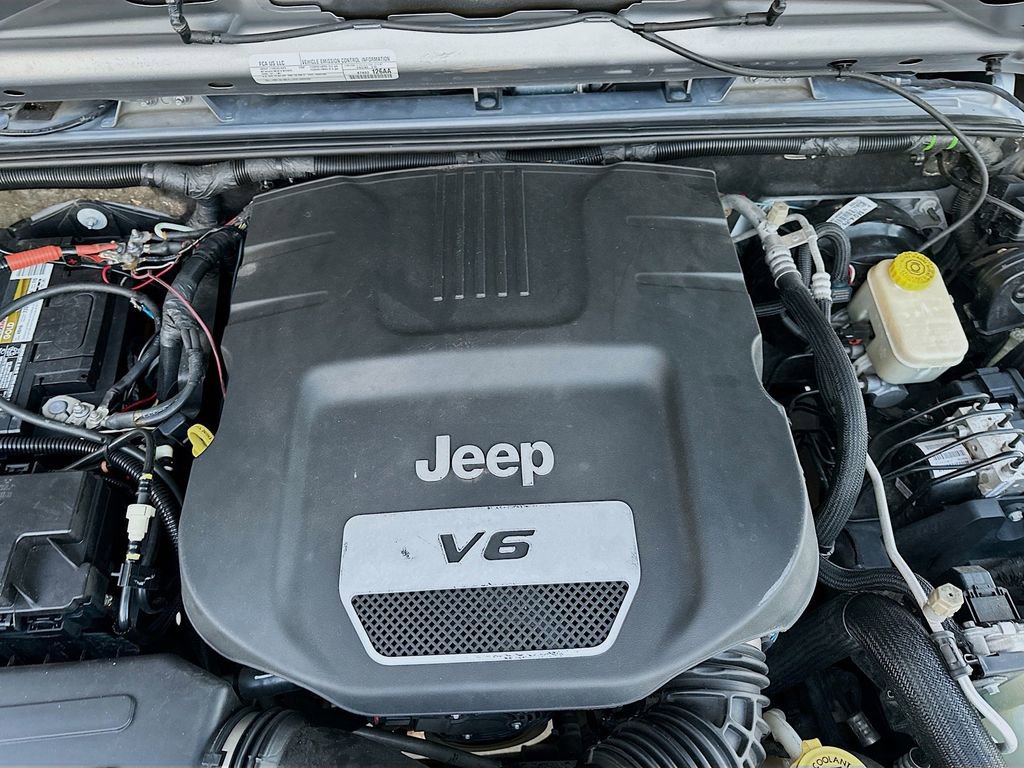 Used 2015 Jeep Wrangler Unlimited Sport AWD/4WD image 27