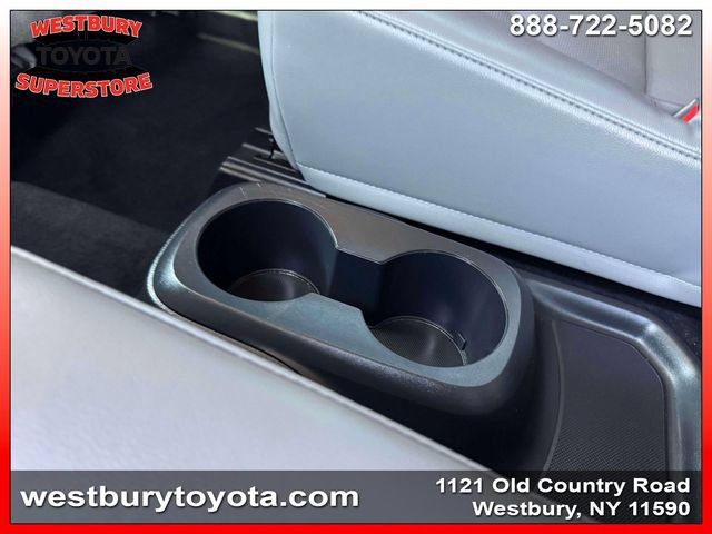 Used 2023 Toyota Highlander Platinum AWD/4WD image 16