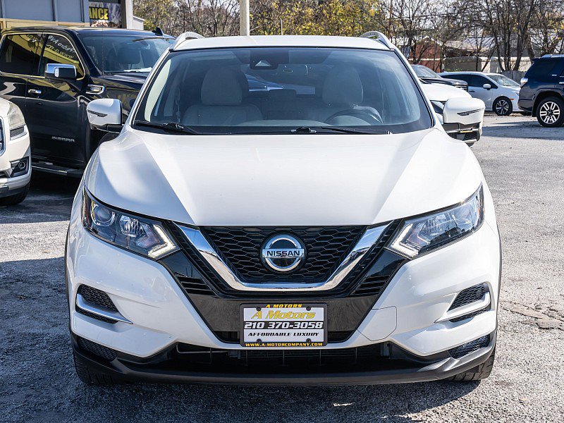 Used 2020 Nissan Rogue Sport SL image 2