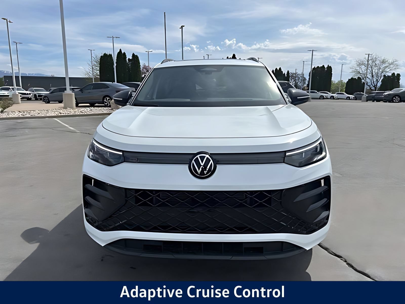 New 2026 Volkswagen Tiguan SE R-Line AWD/4WD image 8