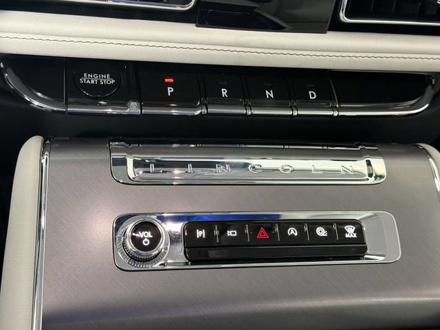 New 2026 Lincoln Aviator AWD image 8