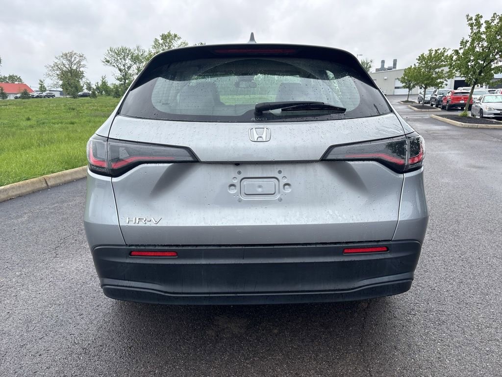 Used 2023 Honda HR-V LX image 9