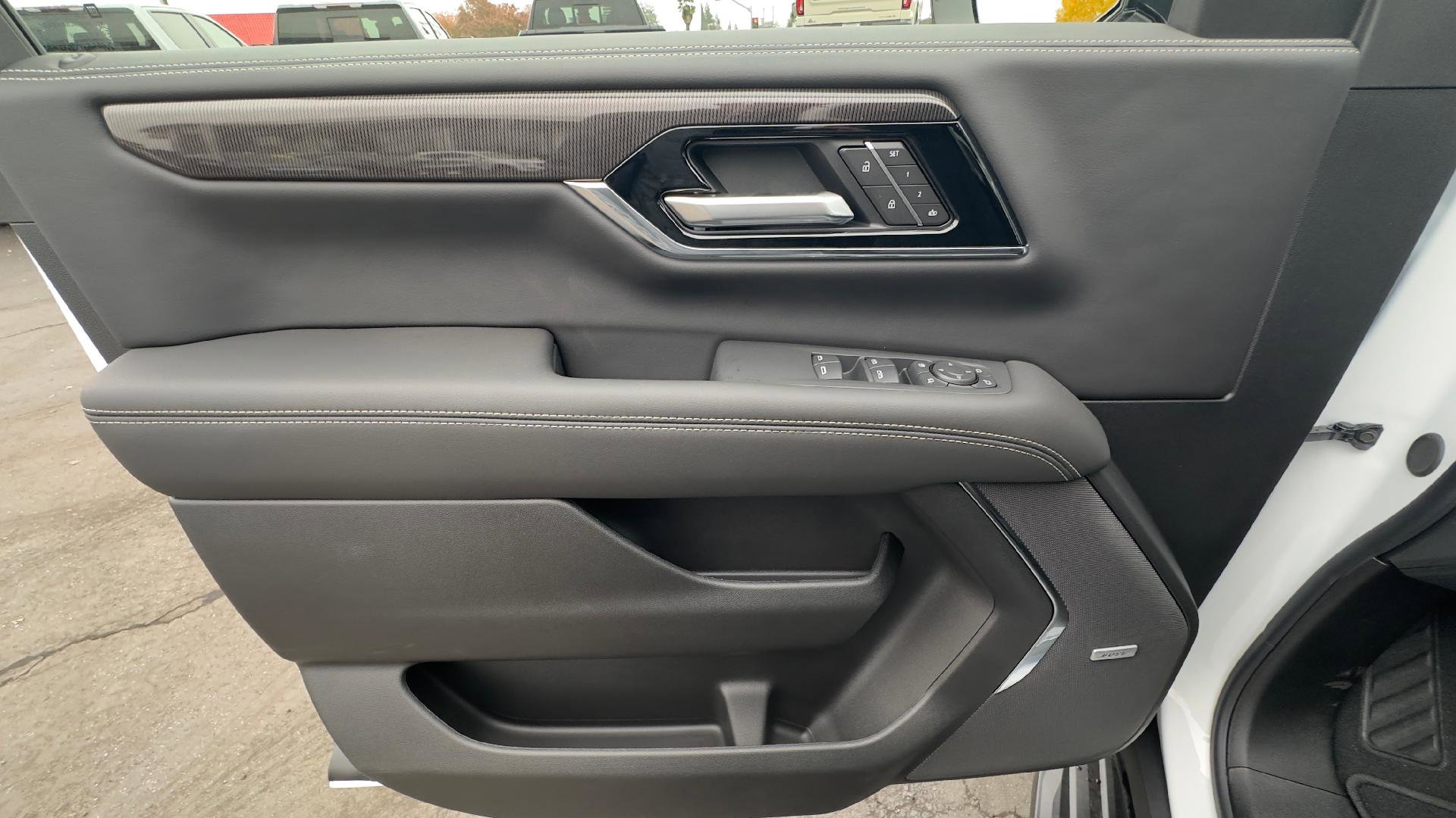 New 2026 GMC Yukon XL Elevation image 18