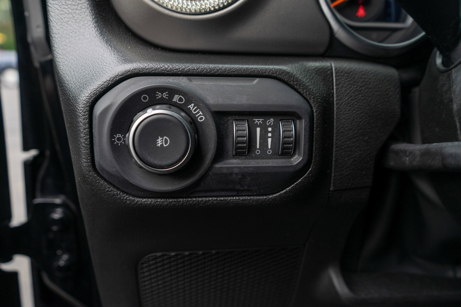 Used 2022 Jeep Wrangler Sport AWD/4WD image 17