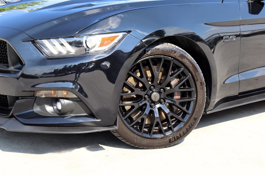 Used 2017 Ford Mustang GT w/ GT Performance Package RWD image 10