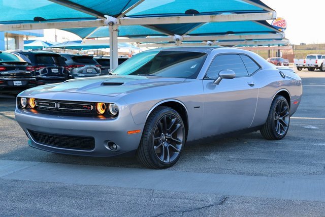 Used 2018 Dodge Challenger R/T image 6