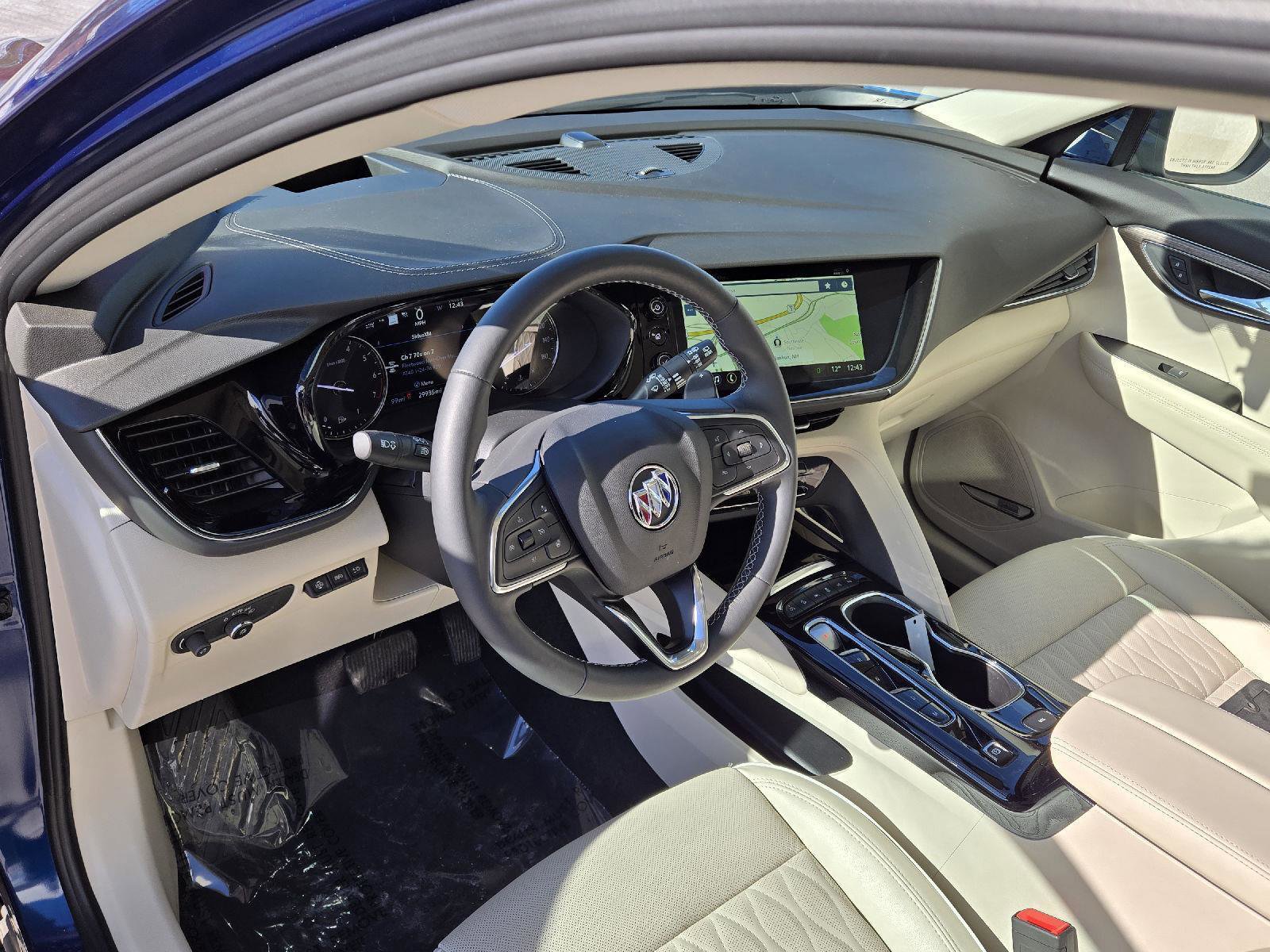 Used 2023 Buick Envision Avenir image 5