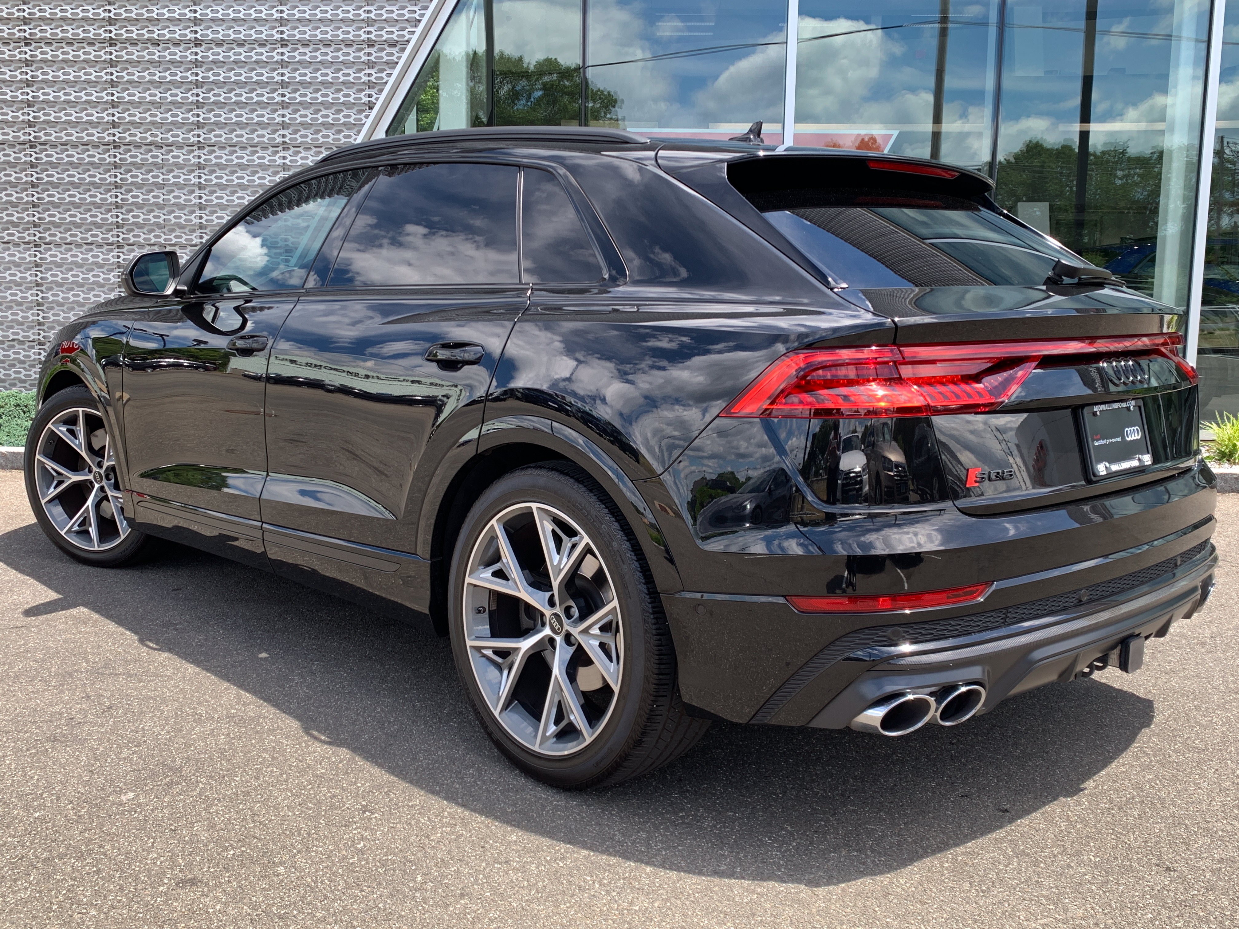 Certified 2023 Audi SQ8 Premium Plus w/ SQ8 Luxury Package AWD/4WD image 3
