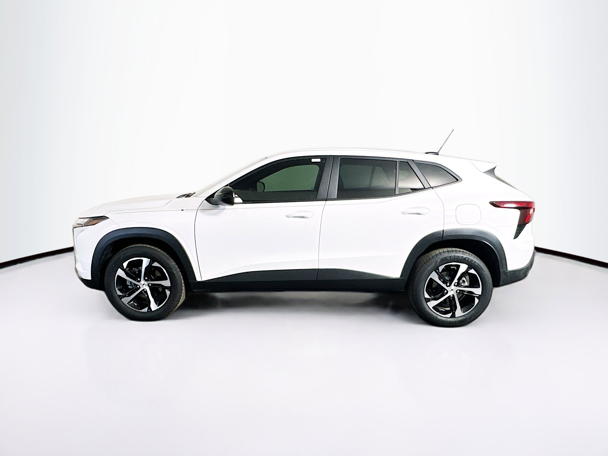 Used 2025 Chevrolet Trax RS w/ Driver Confidence Package image 4