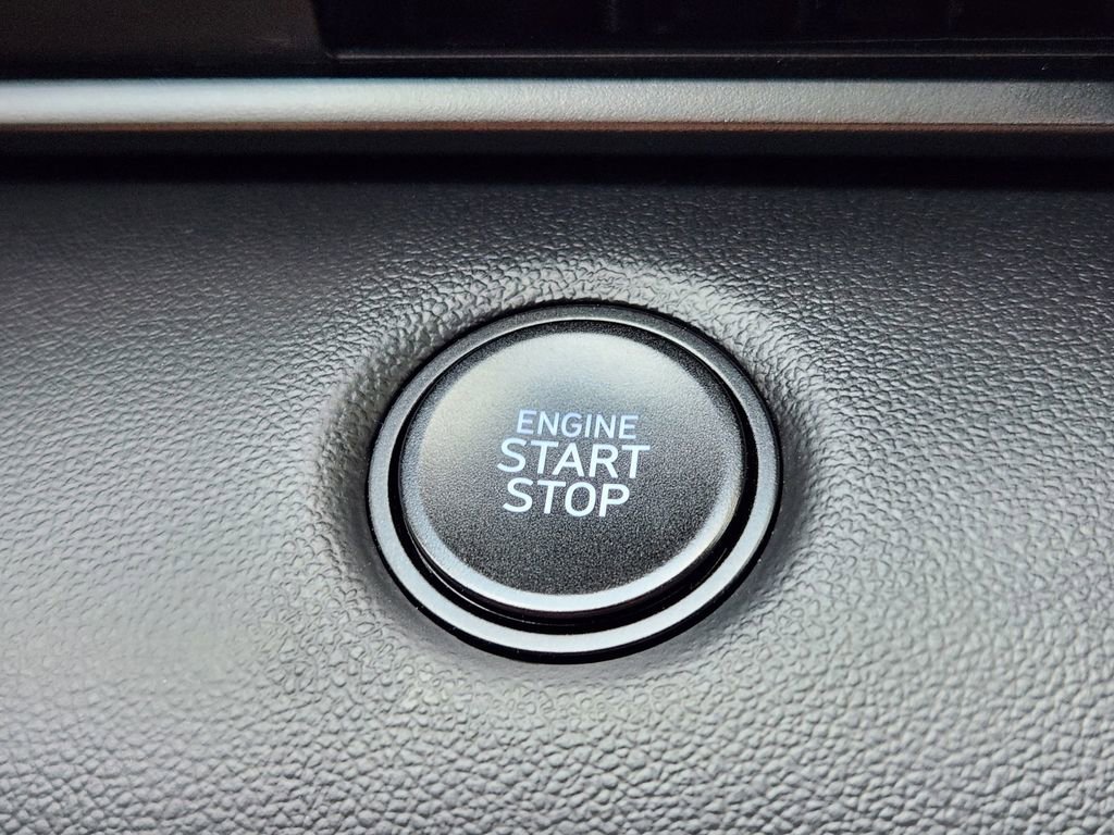 Used 2025 Hyundai Elantra Sport image 20