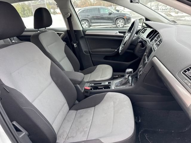 Used 2016 Volkswagen e-Golf SE w/ DC Fast Charging Package image 10