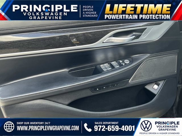 Used 2021 BMW 740i w/ Premium Package RWD image 10