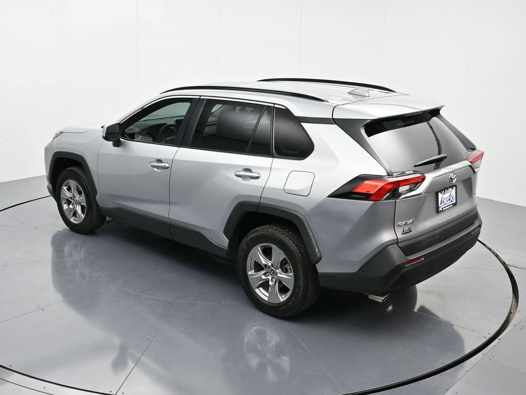 Used 2025 Toyota RAV4 XLE image 32