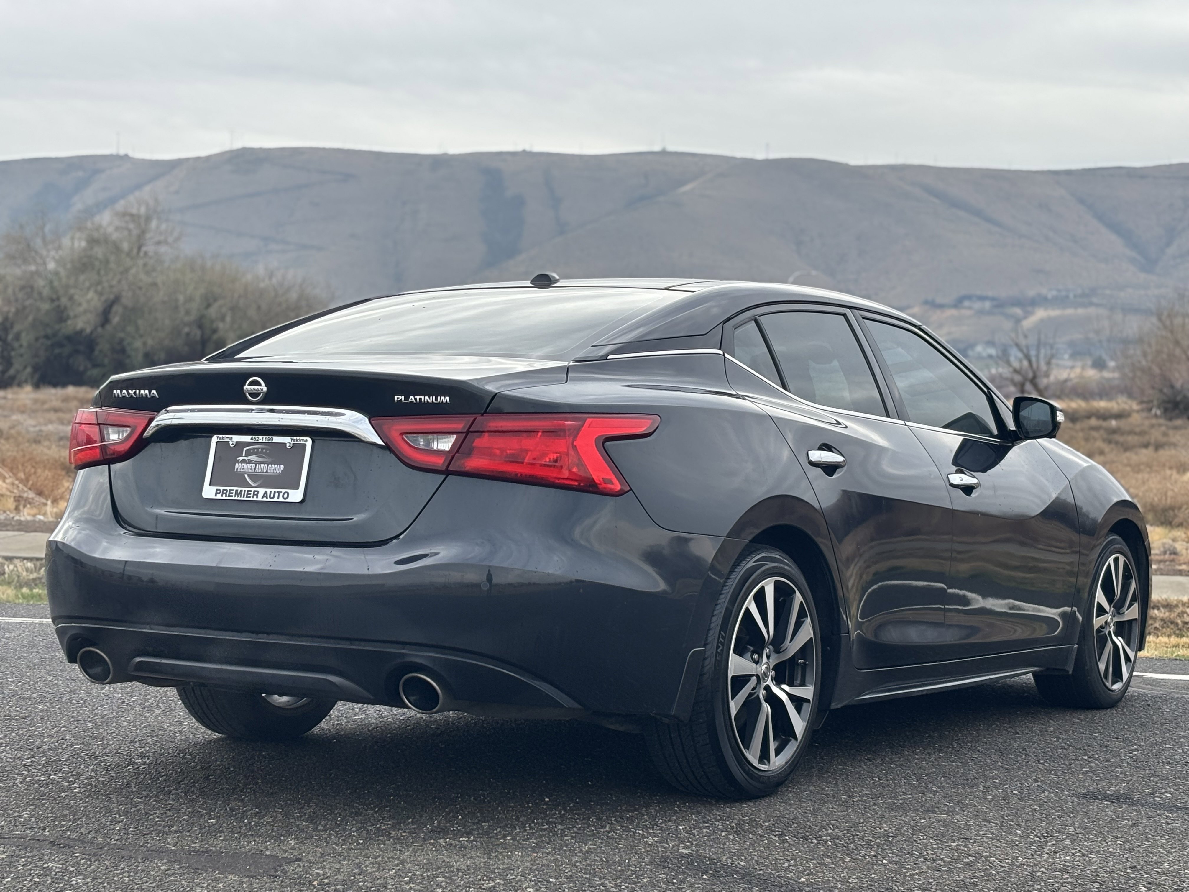 Used 2017 Nissan Maxima Platinum FWD image 10
