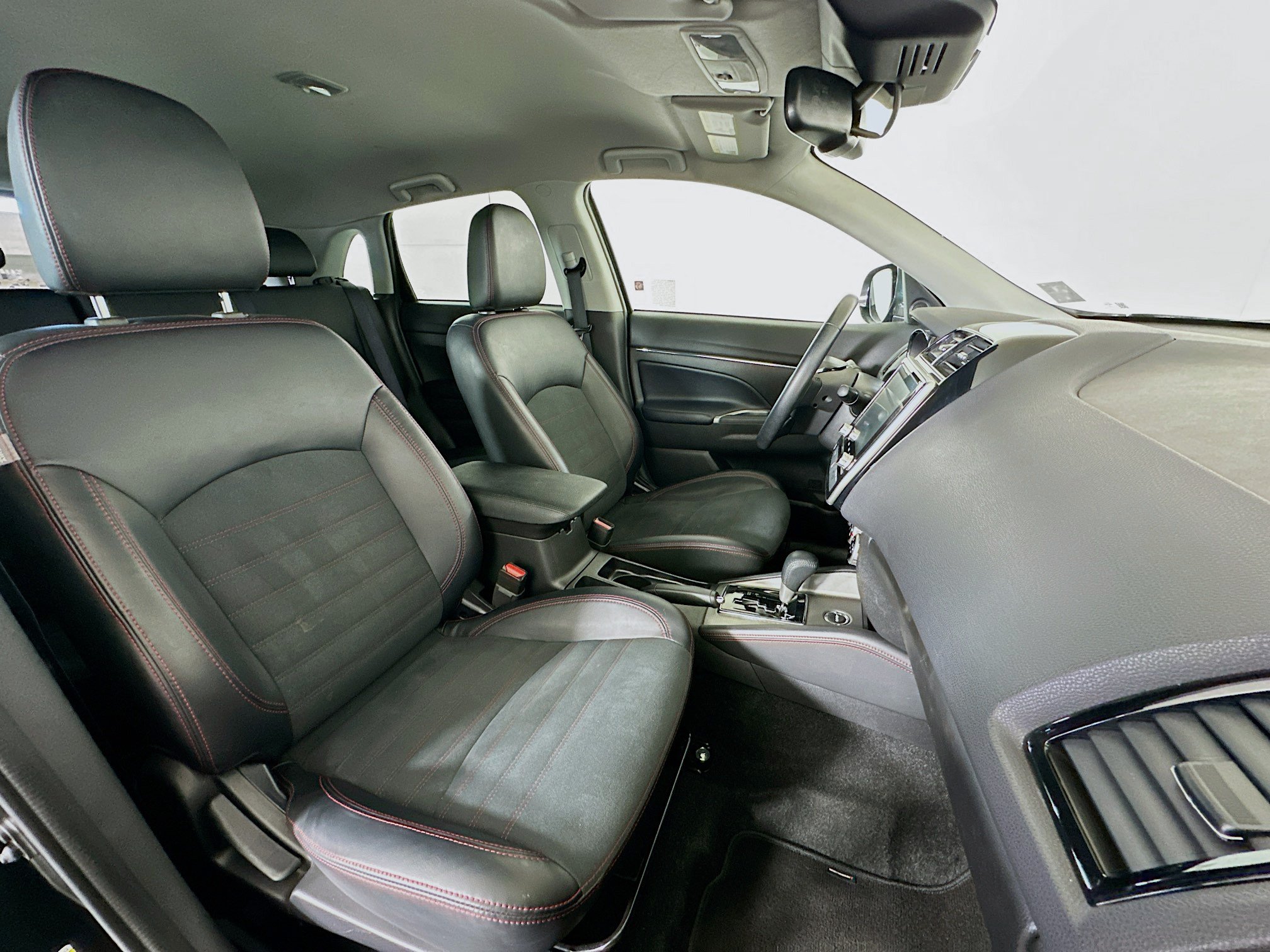 Used 2024 Mitsubishi Outlander Sport AWD image 29