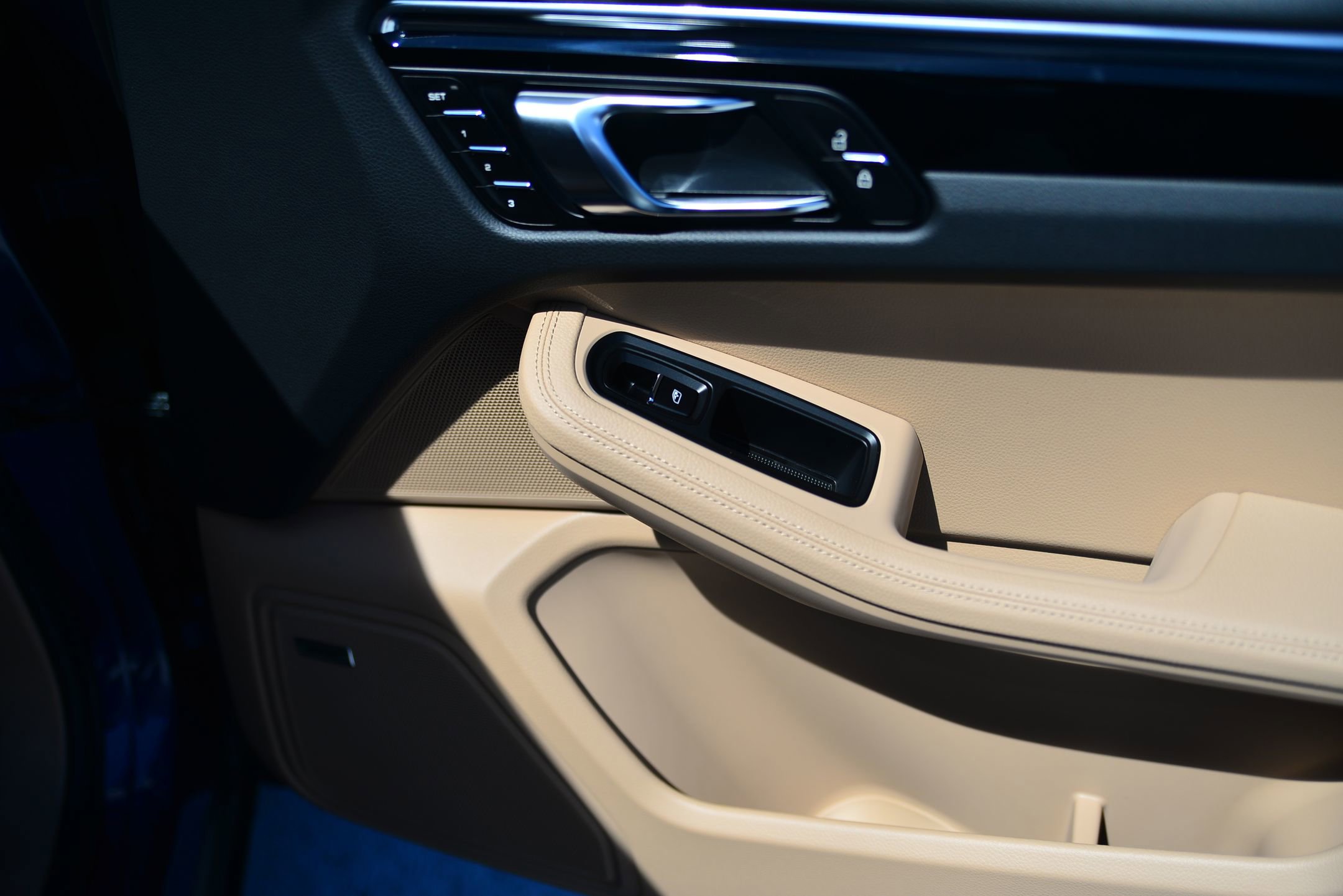 Certified 2026 Porsche Macan image 12