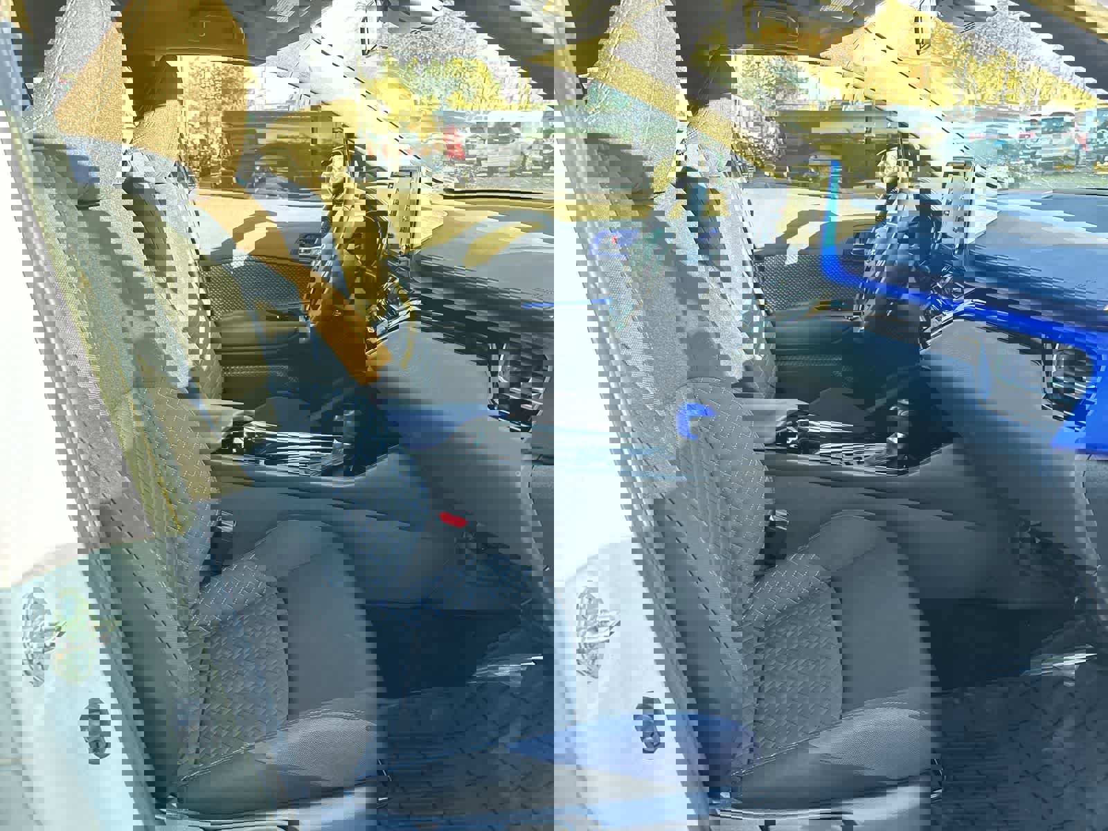 Used 2021 Toyota C-HR XLE image 3