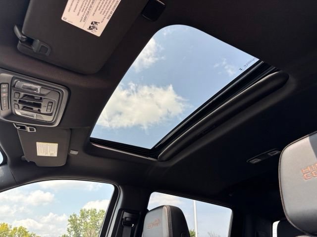 Certified 2023 Chevrolet Silverado 1500 High Country w/ High Country Premium Package AWD/4WD image 17