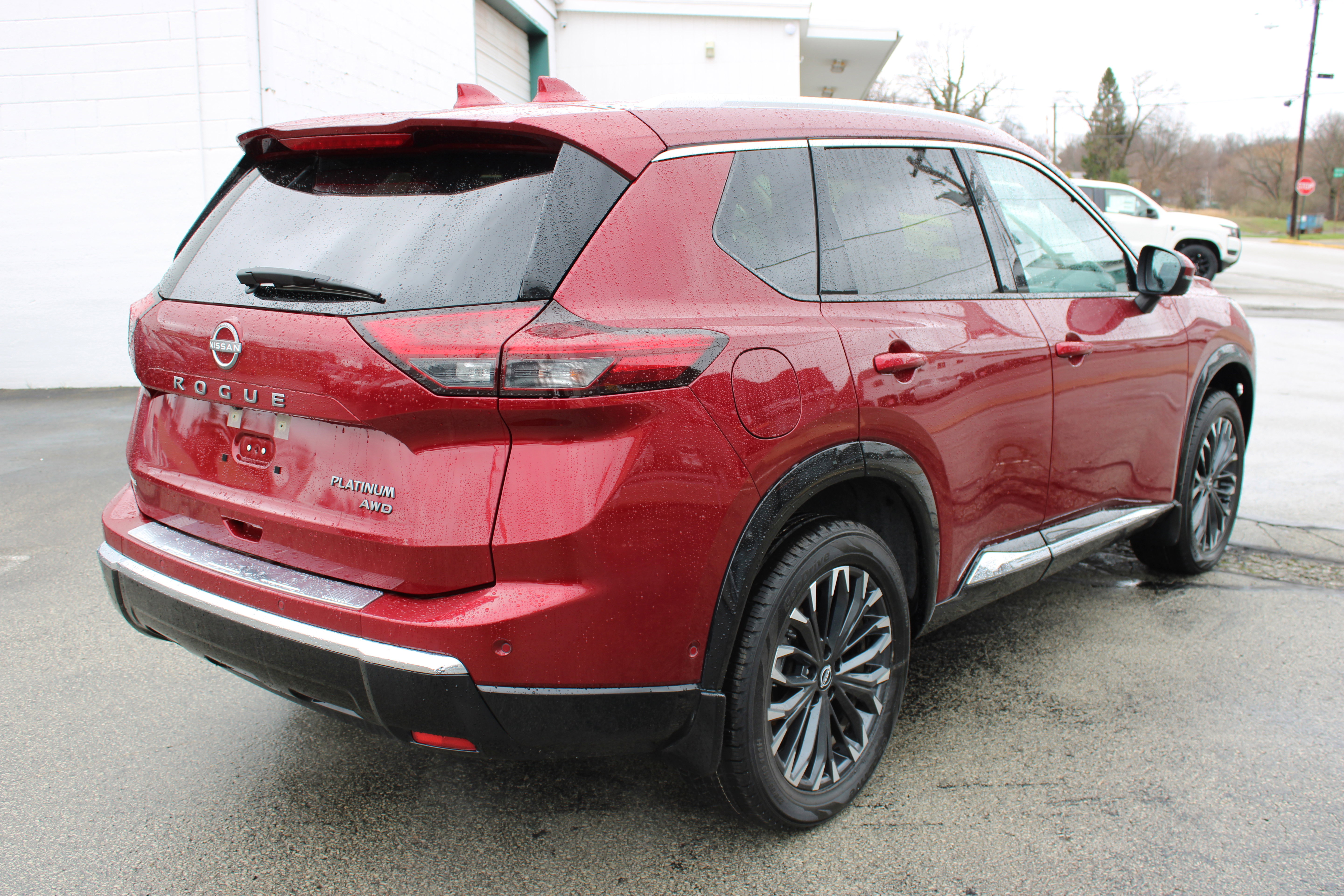 Certified 2025 Nissan Rogue Platinum w/ Tech Package image 7