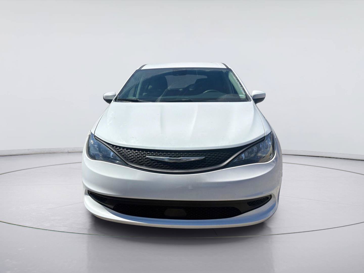Used 2023 Chrysler Voyager LX FWD image 8