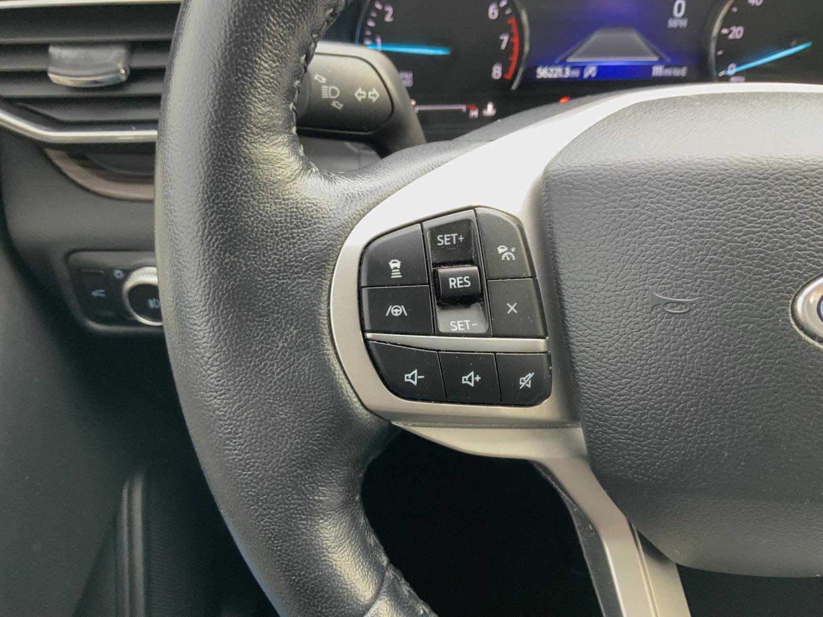 Used 2022 Ford Explorer Limited AWD/4WD image 32