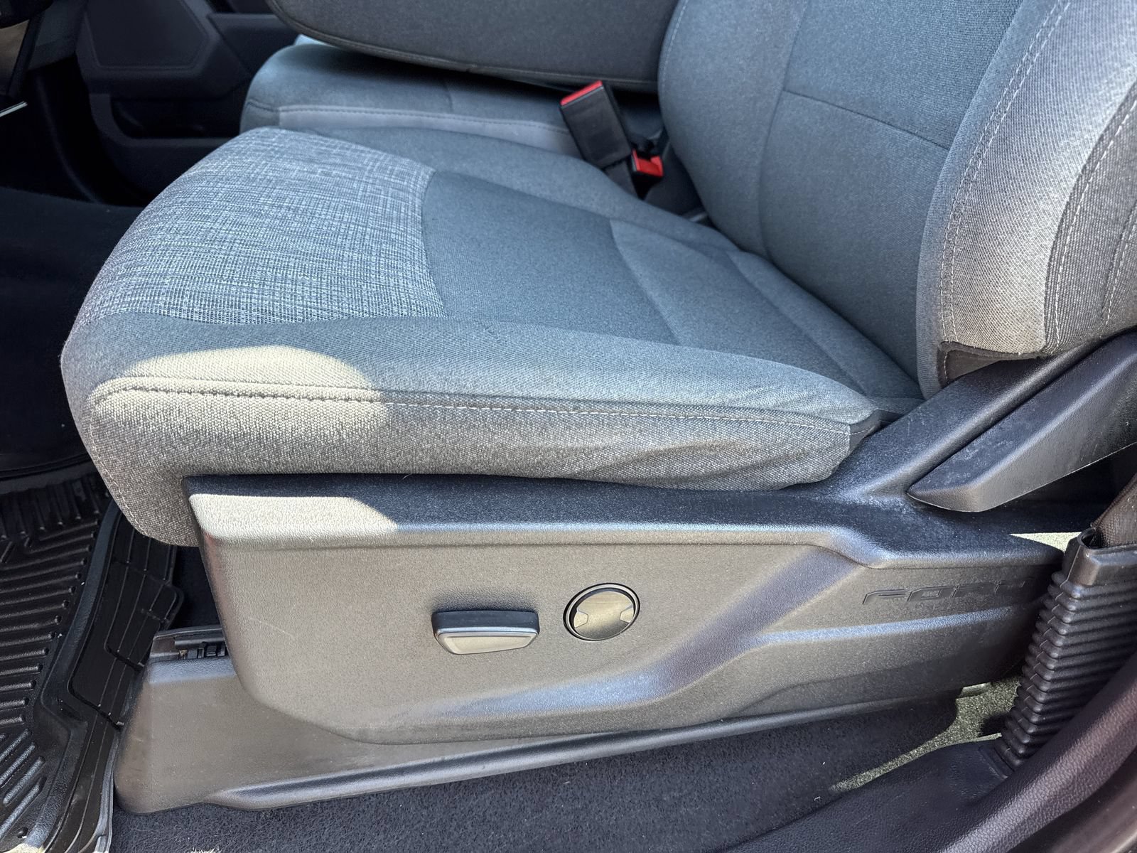 Used 2023 Ford F150 XLT RWD image 17