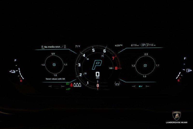 Used 2025 Lamborghini Urus SE image 49