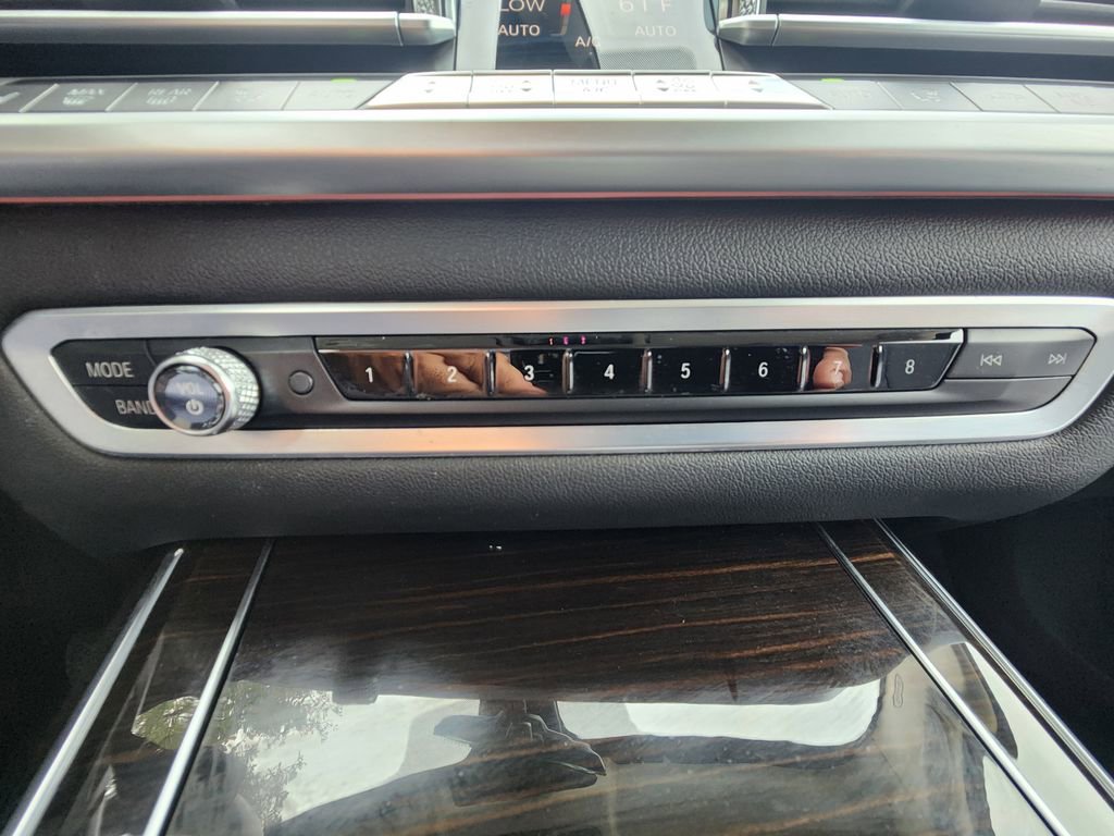 Used 2019 BMW X7 xDrive40i w/ Cold Weather Package image 20