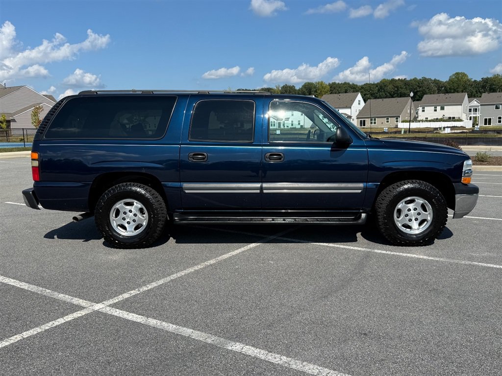 Used 2004 Chevrolet Suburban LS RWD image 6
