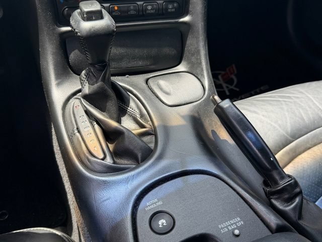 Used 2004 Chevrolet Corvette Coupe w/ Preferred Equipment Group RWD image 19