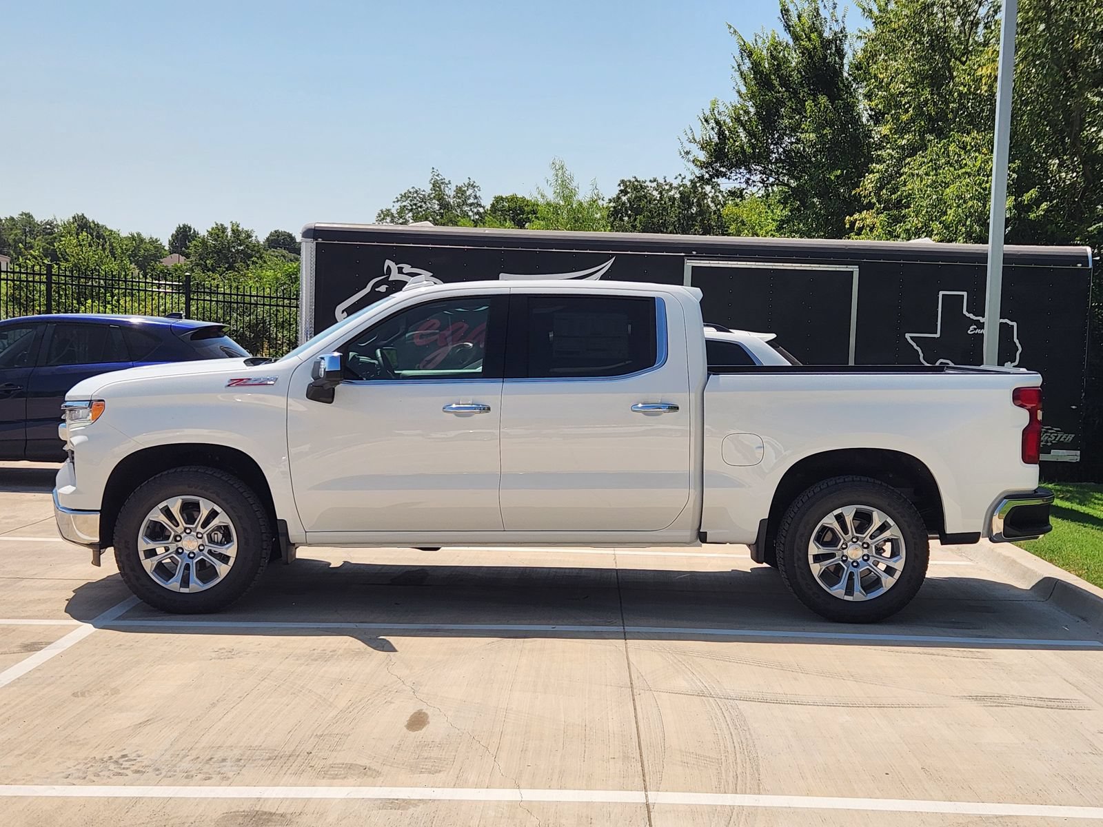 New 2026 Chevrolet Silverado 1500 LTZ w/ LTZ Premium Package AWD/4WD image 7