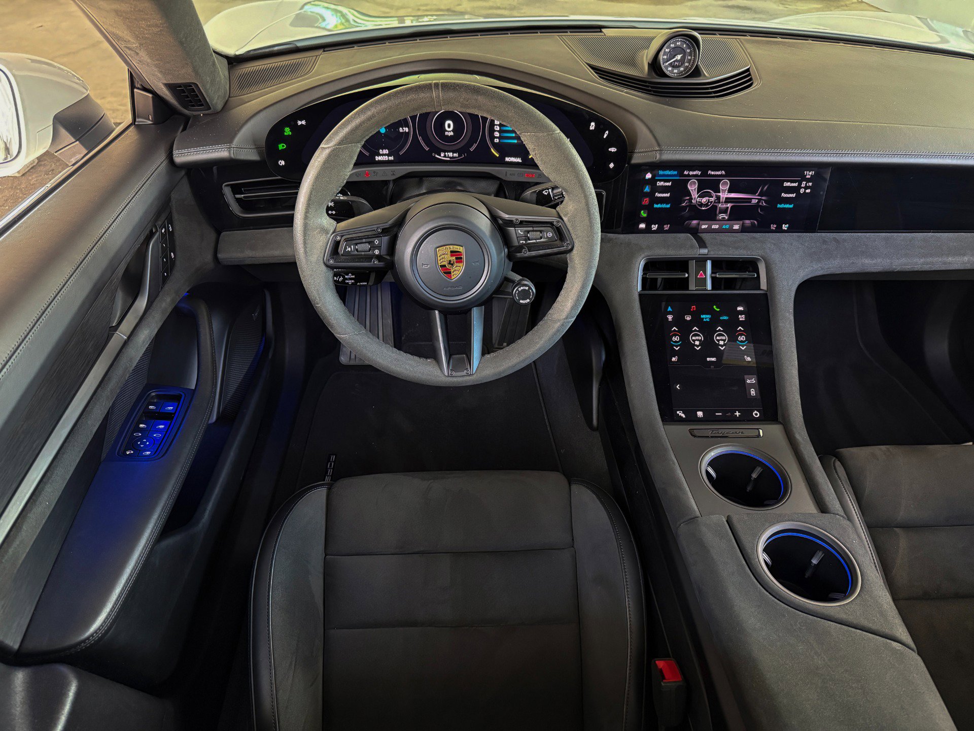 Used 2022 Porsche Taycan GTS image 38