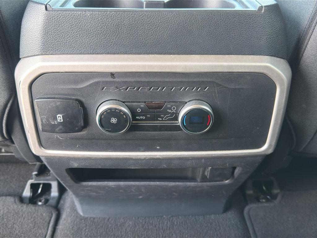 Used 2024 Ford Expedition XLT AWD/4WD image 30