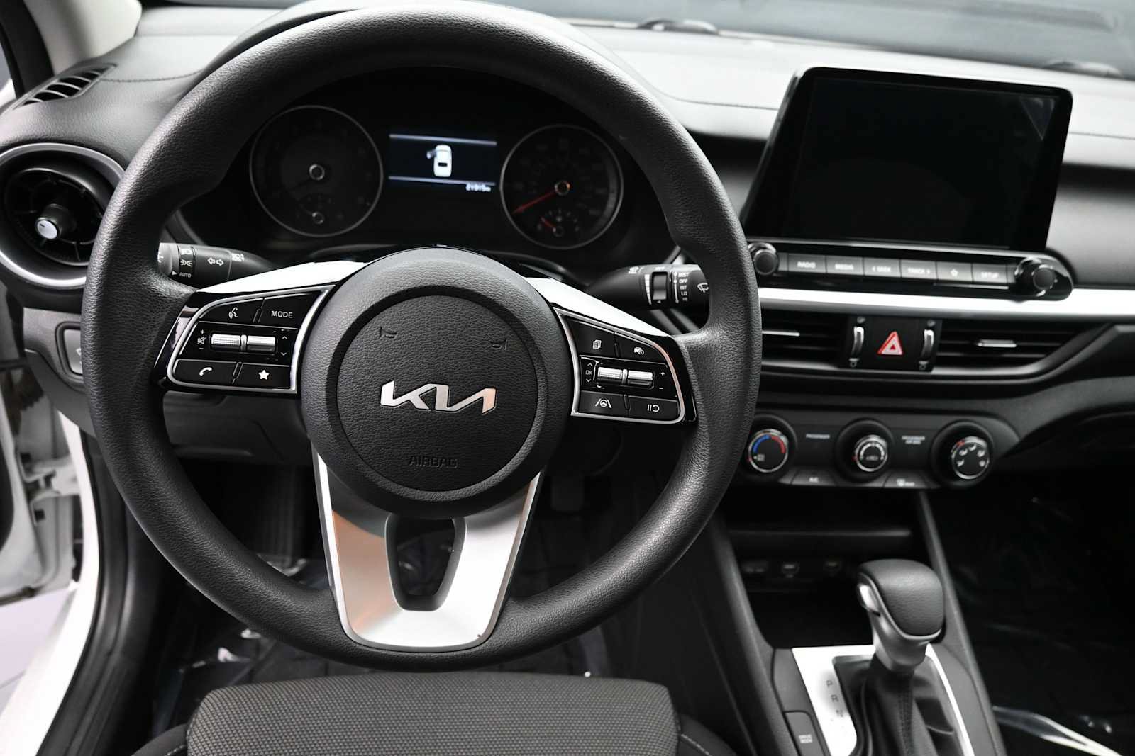 Used 2024 Kia Forte LXS w/ LXS Technology Package FWD image 13