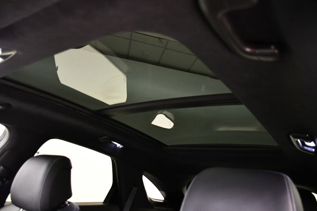 Used 2025 Genesis GV70 3.5T Sport w/ Sport Advanced Package image 17