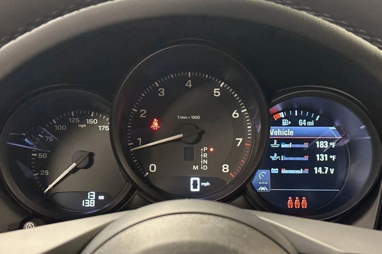 Certified 2025 Porsche Macan image 67