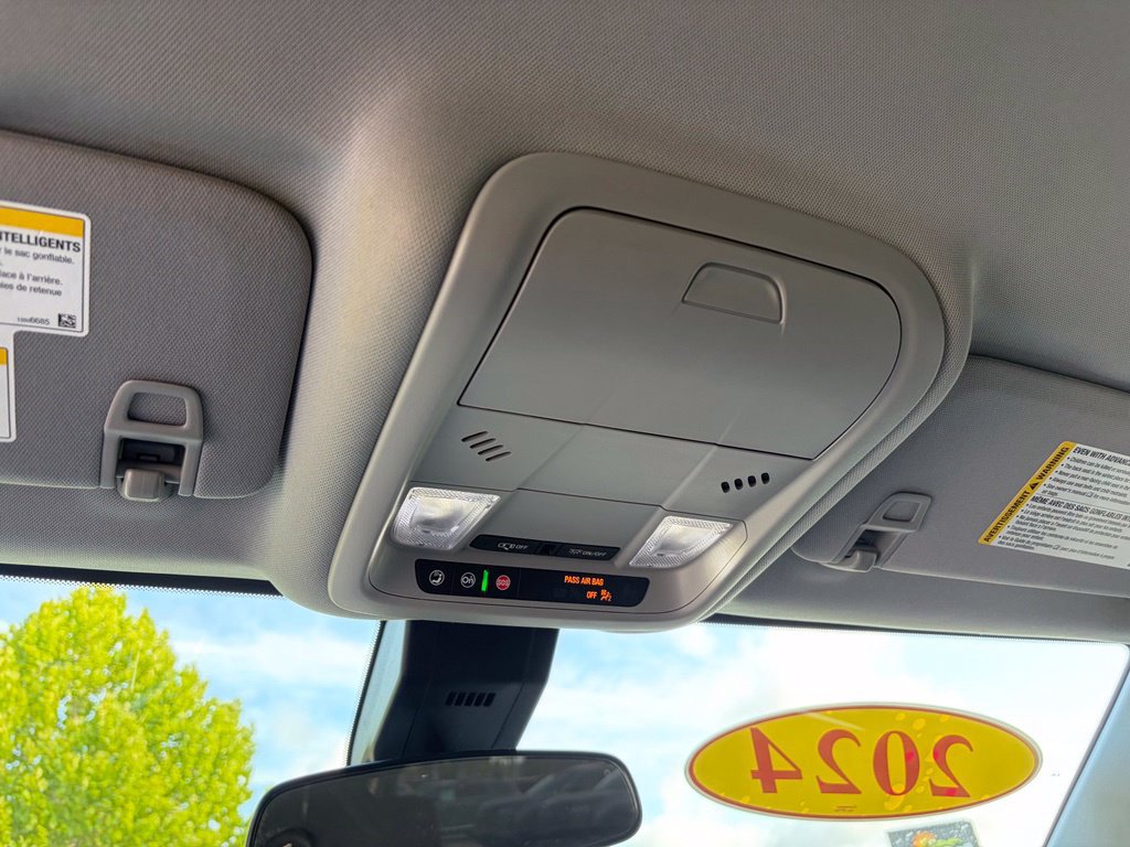 Used 2024 Chevrolet Equinox LT FWD image 23
