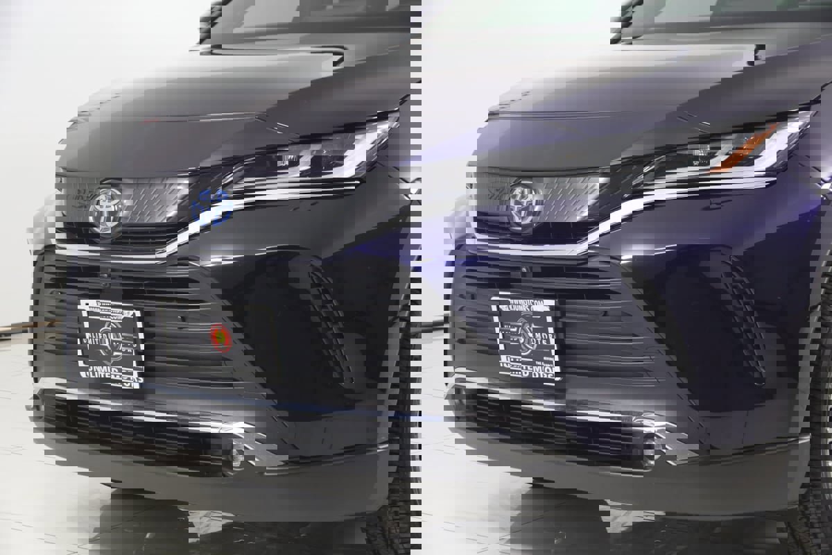 Used 2023 Toyota Venza Limited image 47