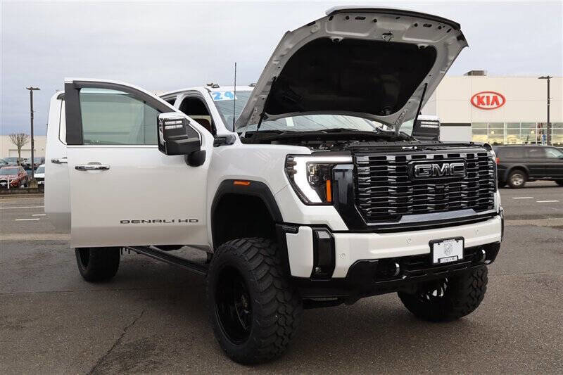 Used 2024 GMC Sierra 3500 Denali Ultimate image 41