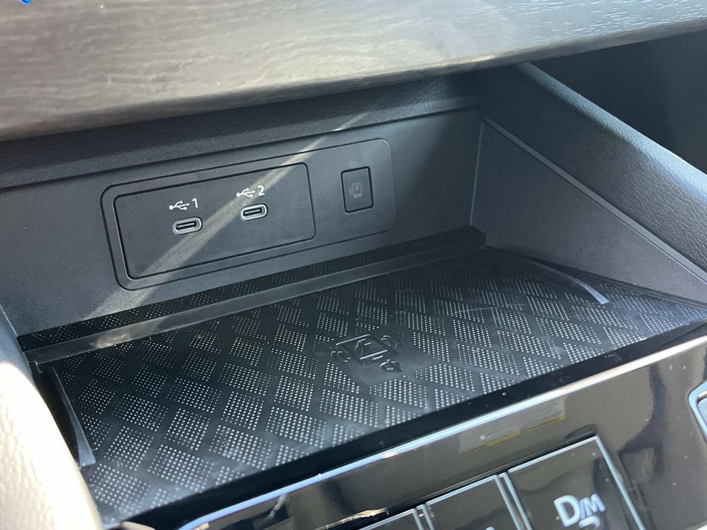 Certified 2025 Nissan Murano SV image 39